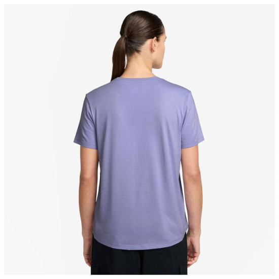 Nike Γυναικεία κοντομάνικη μπλούζα Sportswear Club Nike Γυναικεία κοντομάνικη μπλούζα Sportswear Club